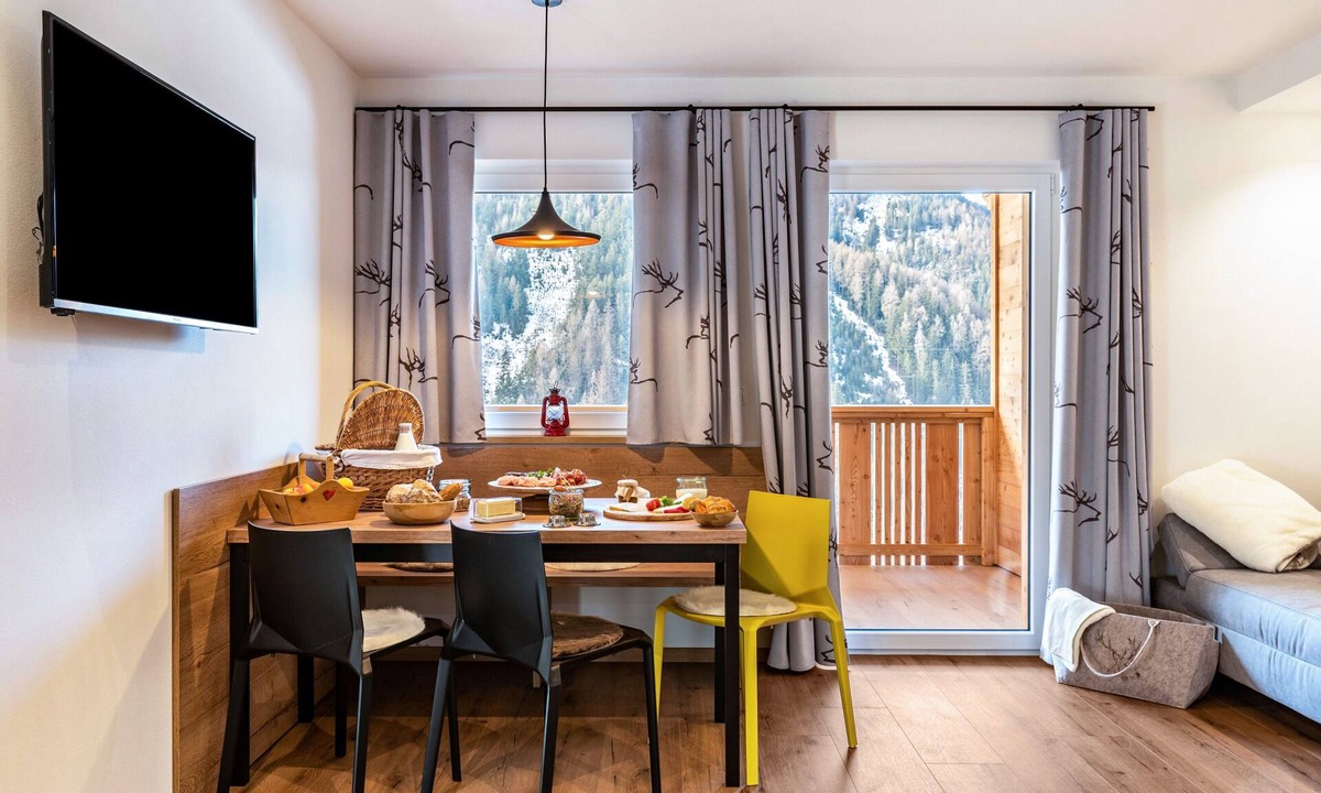 Luson Apartment | Apartment "Balbeinhof Apt Hirsch" with Mountain View, Balcony & Wi-Fi