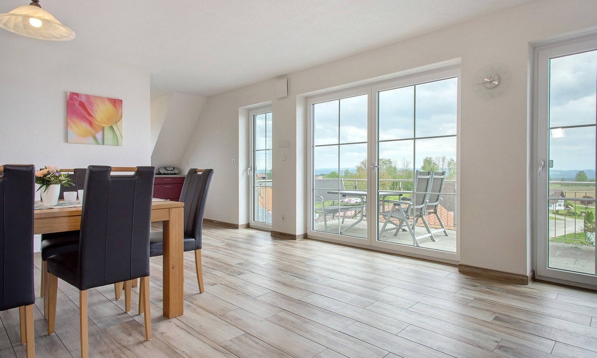 Waggershausen Apartment | Apartment 'Bergblick' with Shared Terrace, Shared Garden and Wi-Fi