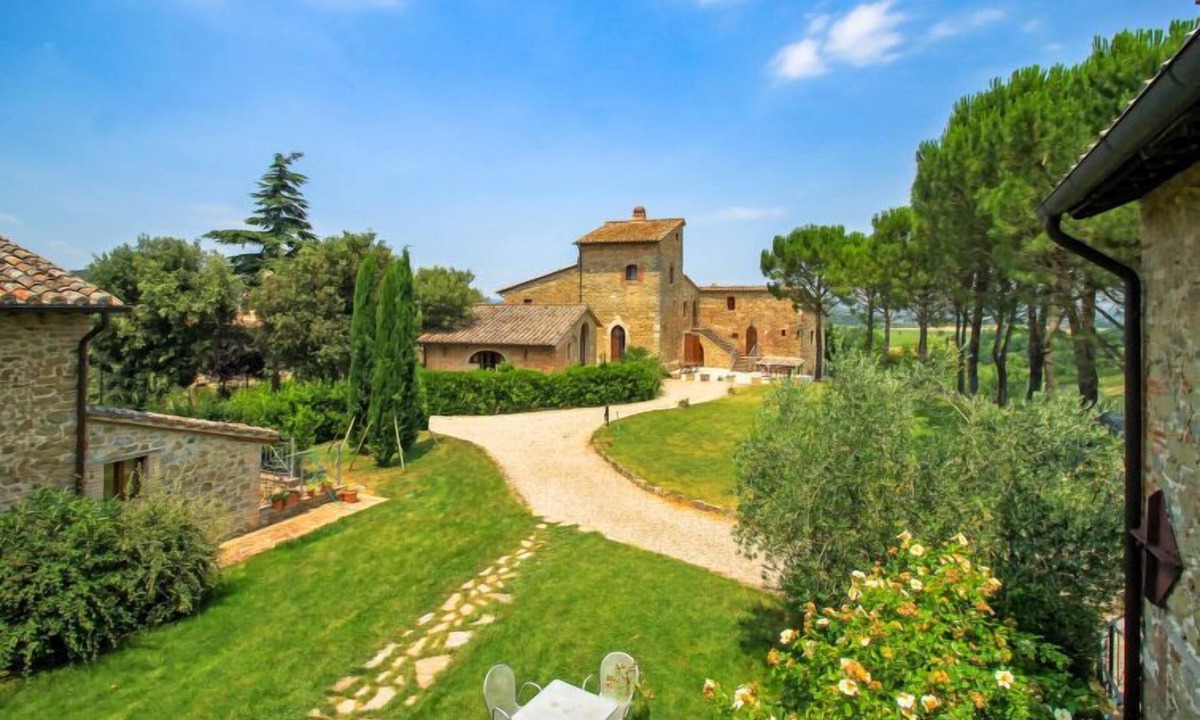 Castiglione della Valle Apartment | Apartment Borgo Monticelli in Perugia - 3 persons, 1 bedrooms