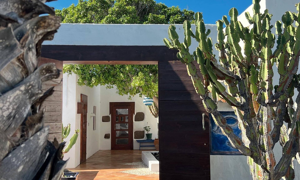 Uga Apartment | Apartment Casa Hibisco with beautiful garden