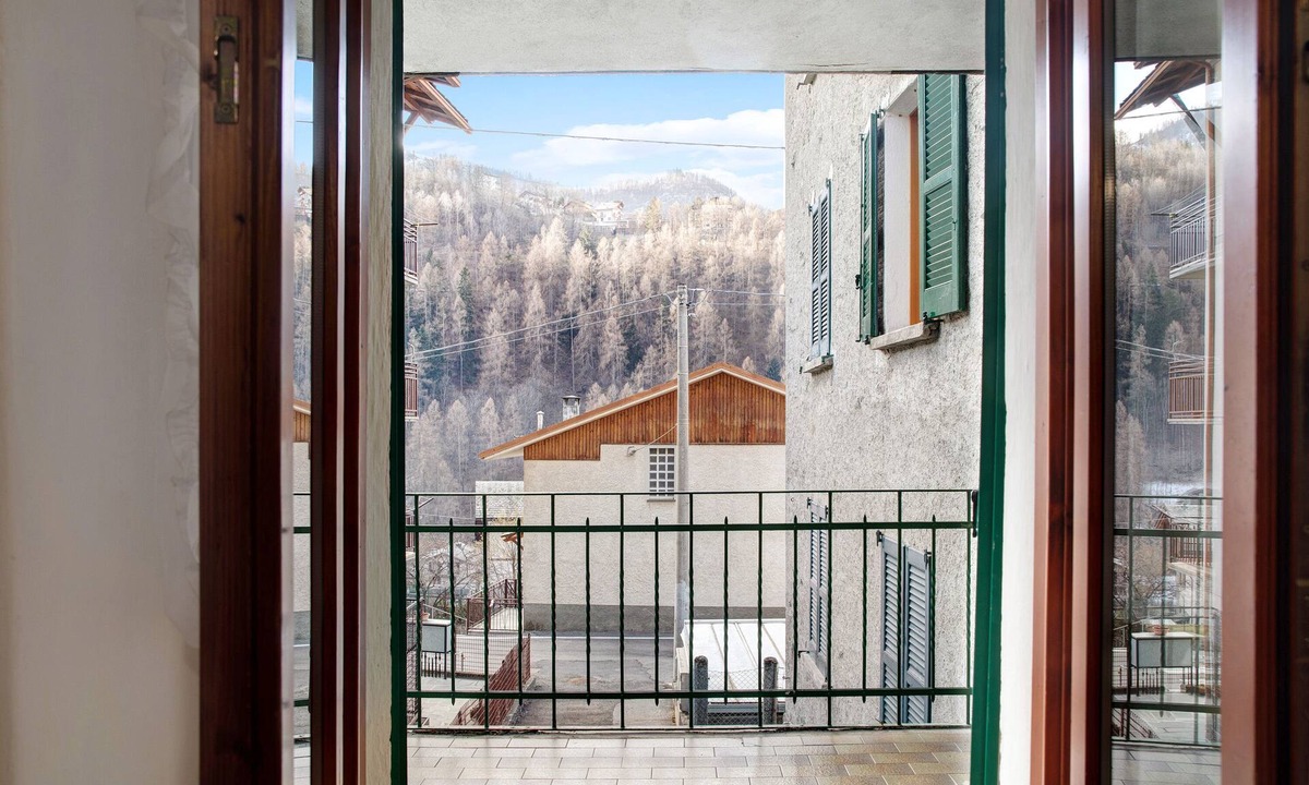 Valtellina Apartment | Apartment "Casa Miky" with Mountain View, Private Terrace & Wi-Fi