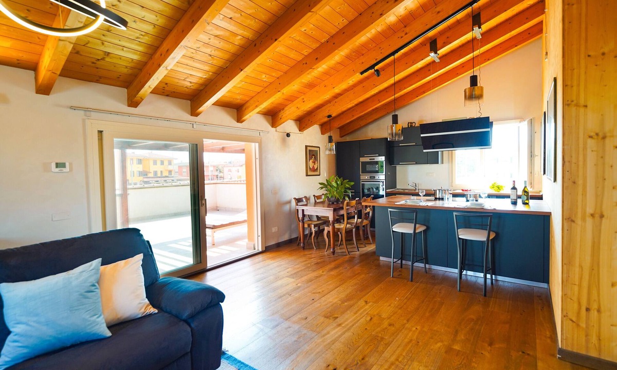 Lucca Apartment | Apartment 'Casa Mila - Close to the Center' with Balcony, Wi-Fi and Air Conditioning