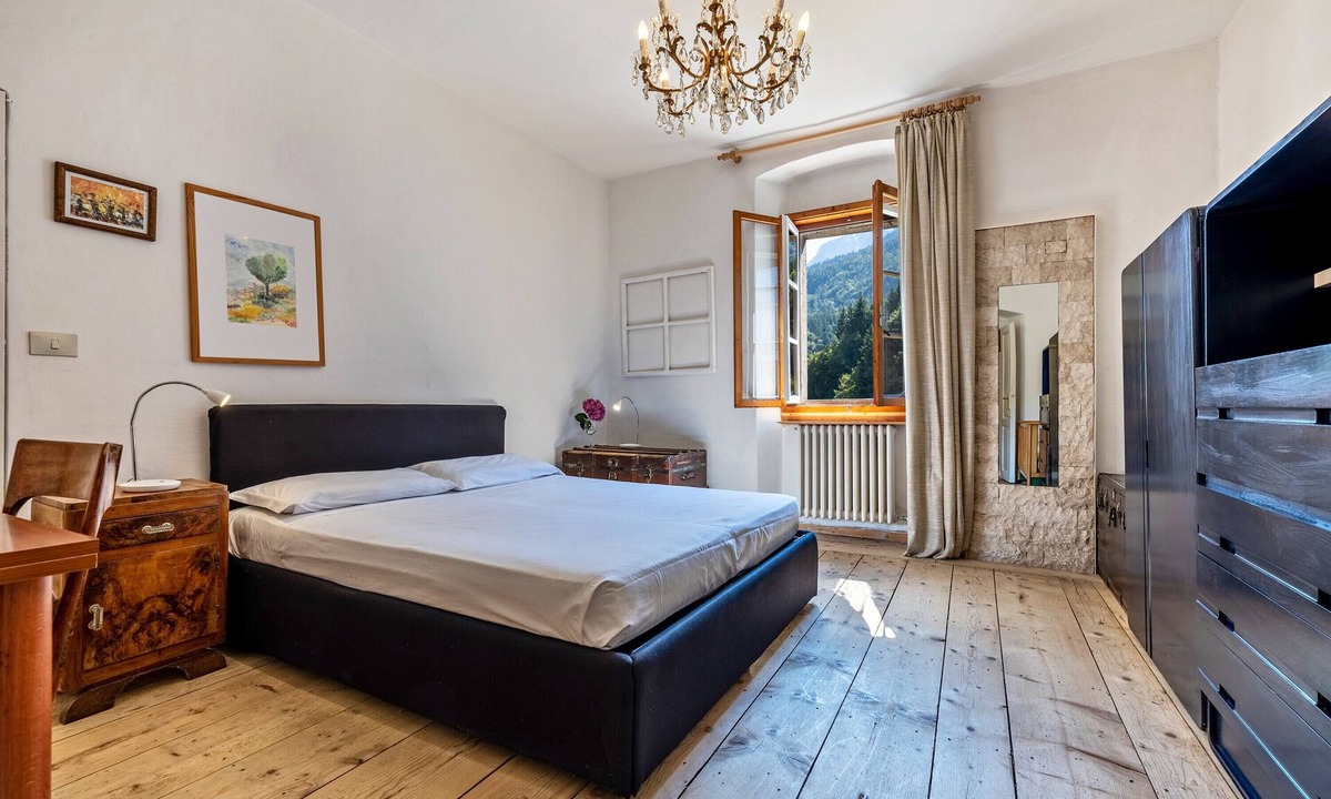 Breguzzo Apartment | Apartment "Casa Nel Borgo Iris" with Mountain View and Shared Garden