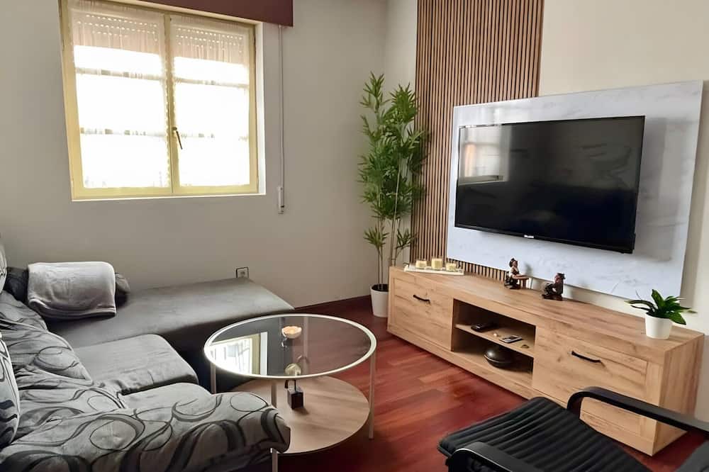 Llanes Apartment | Apartment 'Centro Y Mar En Llanes' with Sea View and Wi-Fi