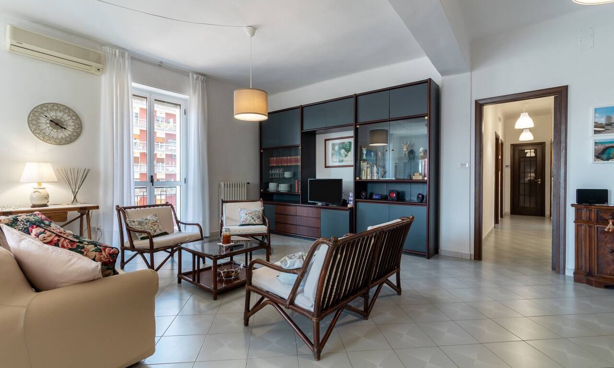 Municipio 2 Apartment | Apartment "Chicca Casa Vacanze" with Private Terrace & Wi-Fi