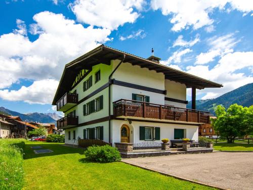 Pozza di Fassa Apartment | Apartment Cincelli - Catinaccio by Interhome
