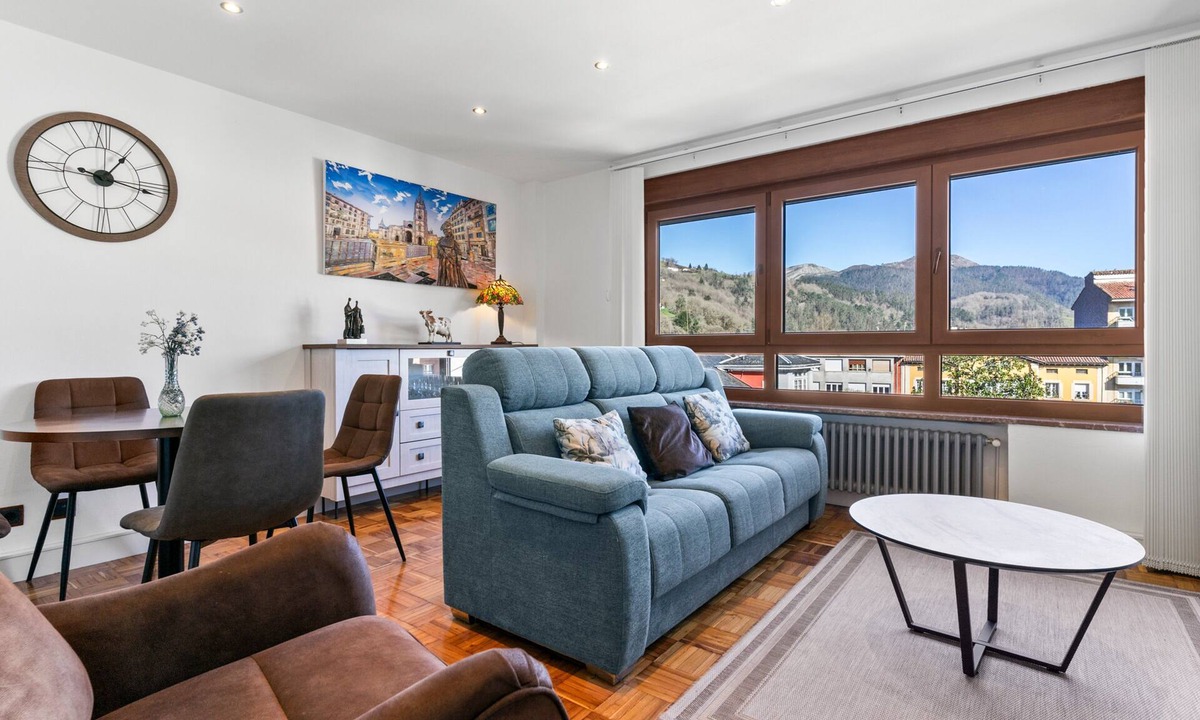 Arriondas Apartment | Apartment 'Comarca Del Sella' with Mountain View and Wi-Fi