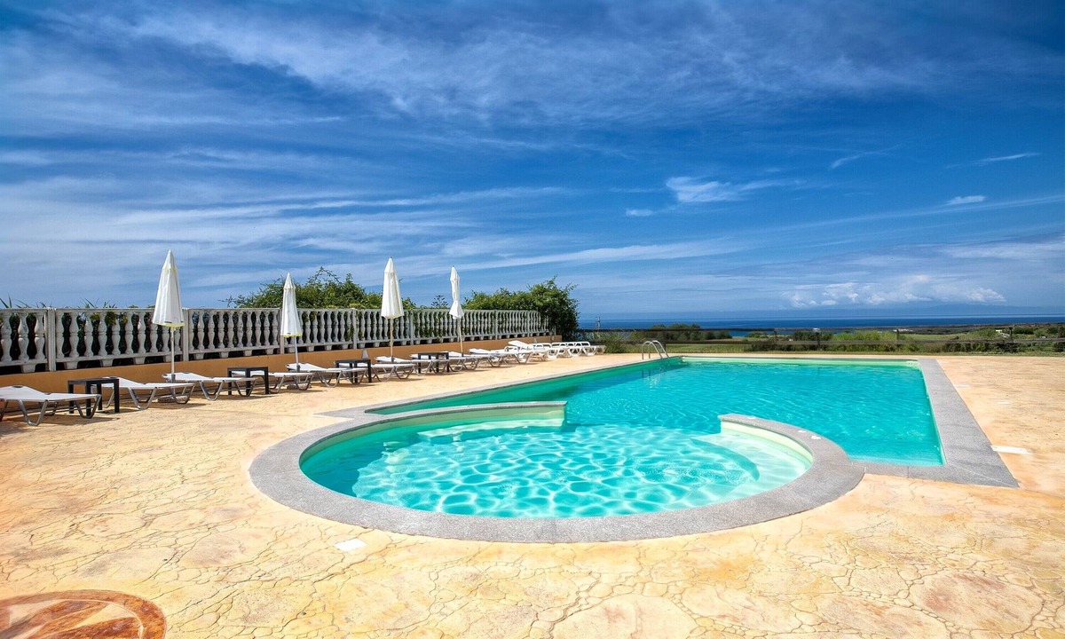 La Muddizza Apartment | Apartment 'Con Balcone' with Sea View, Wi-Fi and Air Conditioning