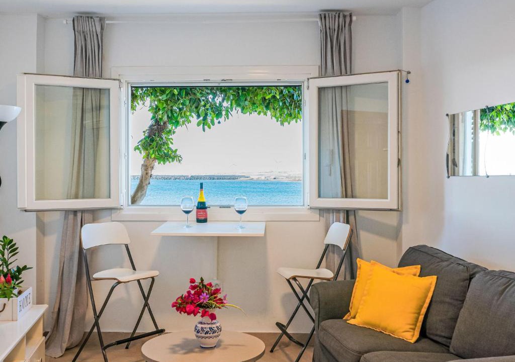Playa de Arinaga Apartment | Apartment Daura by Interhome