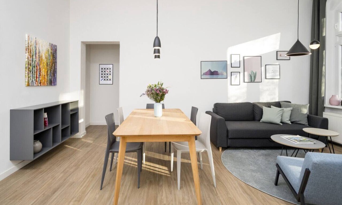 Mitte Apartment | Apartment (110sqm) with 3 Bedrooms & Balcony