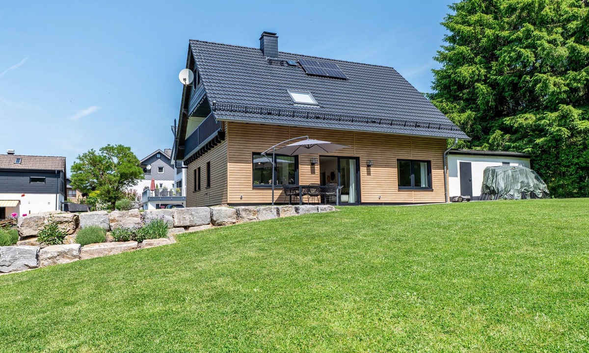 Langenbach bei Kirburg Apartment | Apartment 'Design- Mit Garten' with Private Terrace, Shared Garden and Wi-Fi