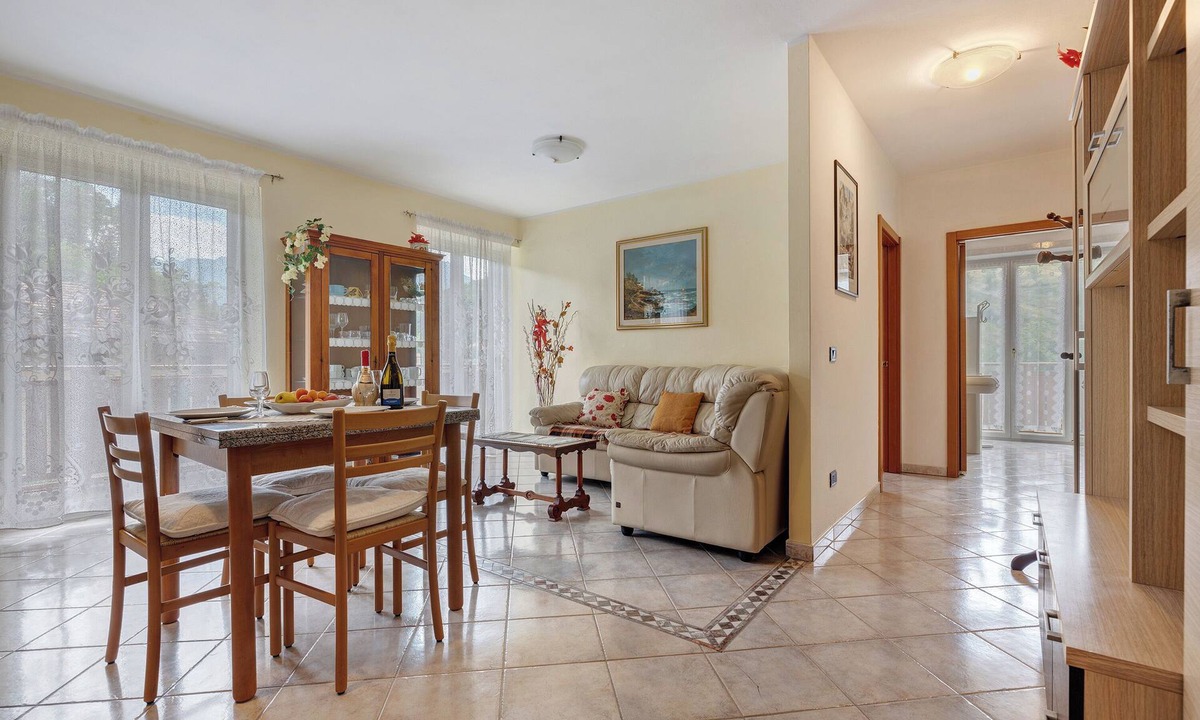 Ponte Arche Apartment | Apartment 'Dimora Fucine 33 - Casa Doppia' with Mountain View, Balcony and Wi-Fi