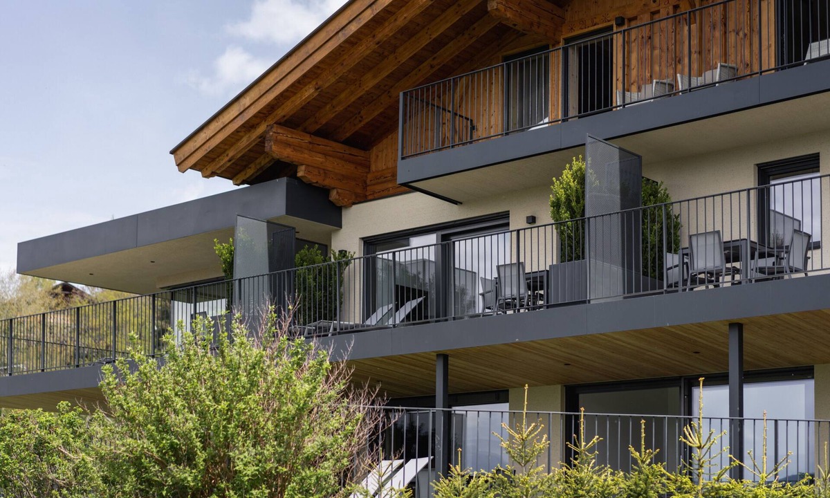 Avelengo Apartment | Apartment "Edelweiss Beim Lackl" with Mountain View & Wi-Fi