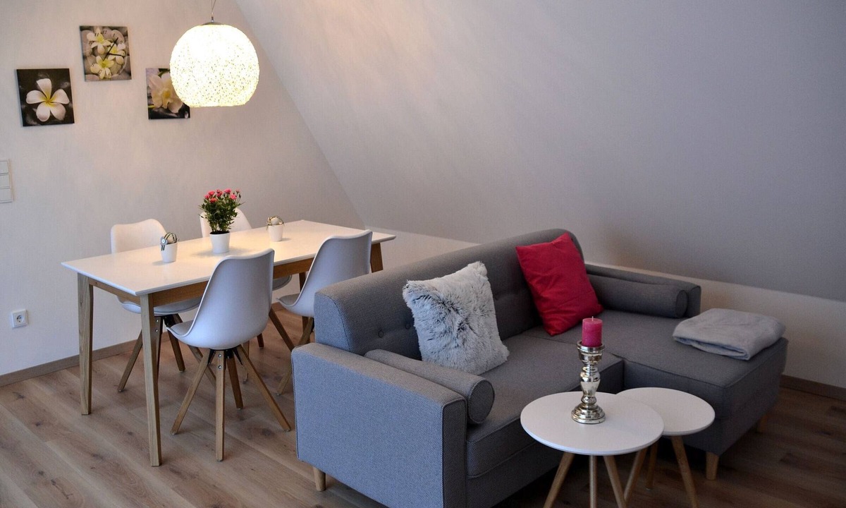 Iphofen Apartment | Apartment 'Ferienwohnung 4 Spätburgunder 56qm' with Shared Terrace, Balcony and Wi-Fi