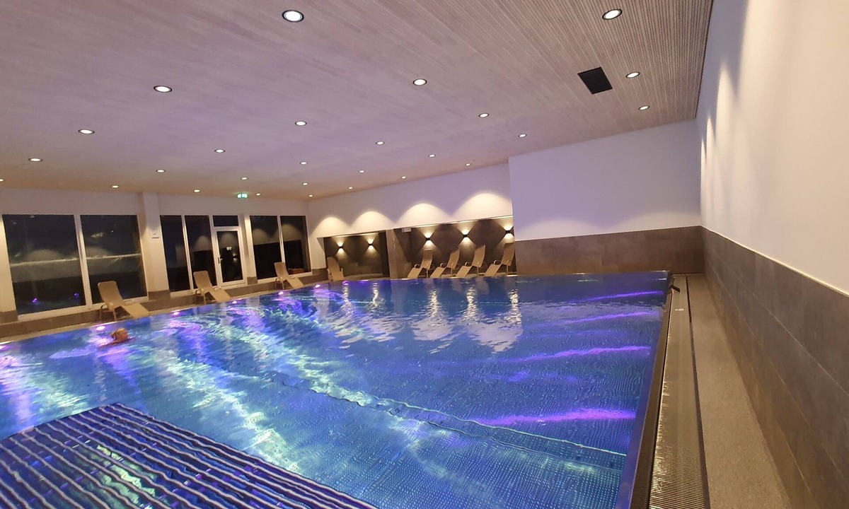 Mittelberg Apartment | Apartment for 2 persons, balcony, cable car included, pool and sauna in the house