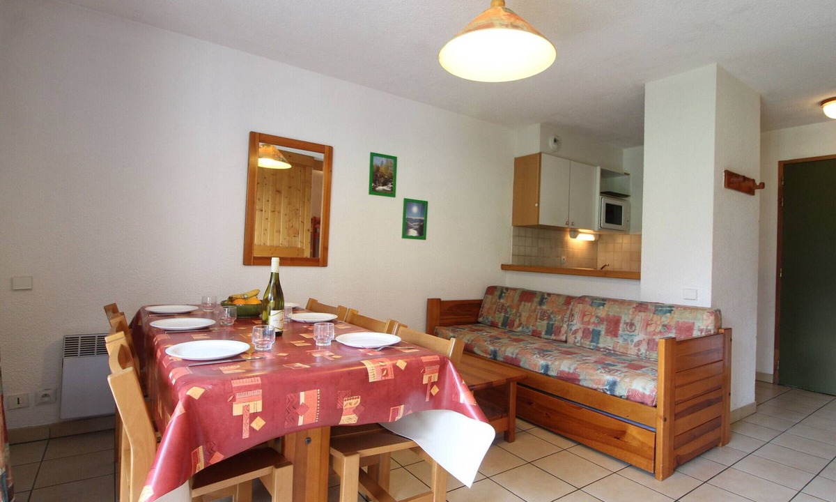 Termignon Apartment | Apartment for 6 people at the base of slopes with free Wifi