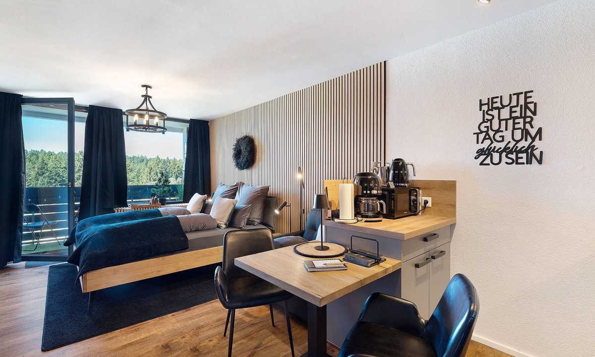 Kniebis Apartment | Apartment “Forest Elegance” with Mountain View, Balcony and Wi-Fi
