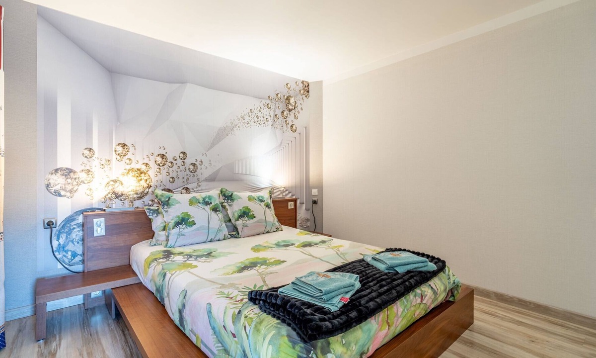 Ferrals-les-Corbieres Apartment | Apartment 'La Demeure Ferralaise' with Private Terrace and Wi-Fi
