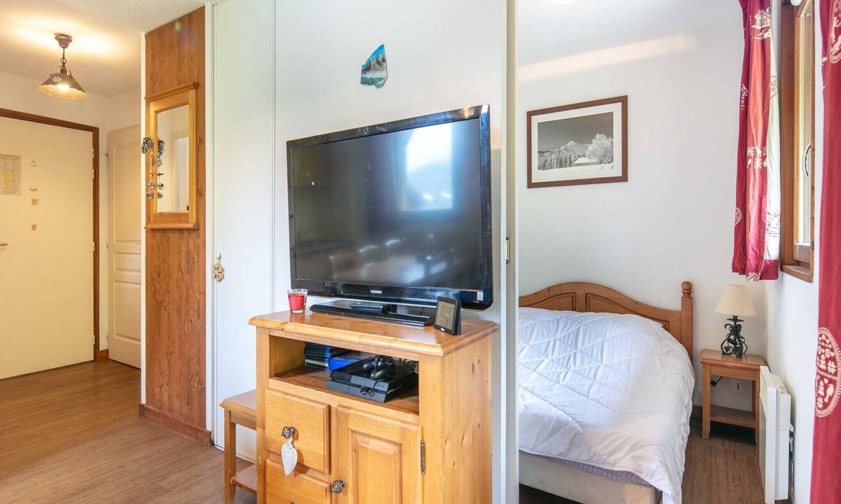 Saint-Sorlin-d'Arves Apartment | Apartment in Saint-Sorlin-d´Arves near ski