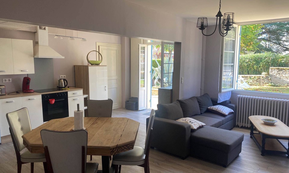 Le Fleix Apartment | Apartment Gîte Les Fleurs 3★ - Swimming Pool & Parking, Dordogne
