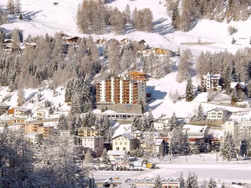 Davos-Dorf Apartment | Apartment Guardaval Apt 108 by Interhome