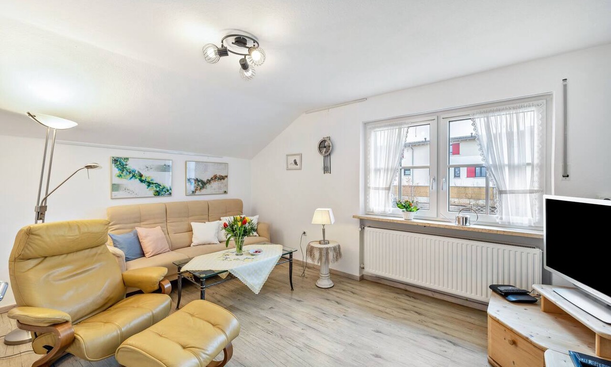 Ebersberg District Apartment | Apartment "Hanni" with Shared Garden, Balcony, and Wi-Fi