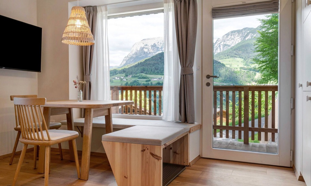 Fie allo Sciliar Apartment | Apartment 'Hans' with Mountain View, Private Garden and Wi-Fi