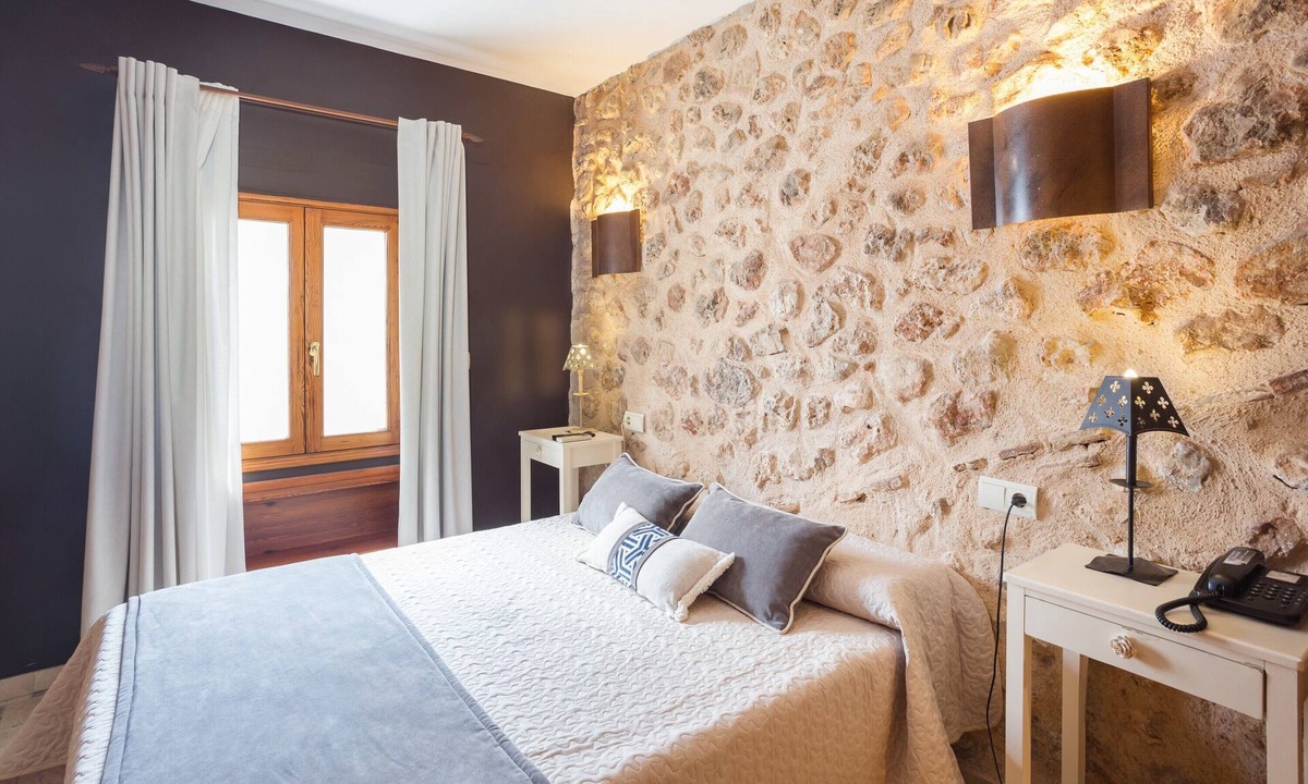 Villalonga Apartment | Apartment 'Habitacion Estandar - Edificio Contiguo' with Private Terrace, Wi-Fi and Air Conditioning