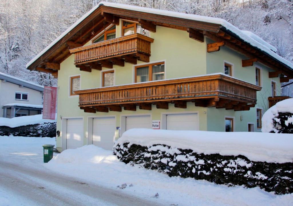 Thumersbach Apartment | Apartment Heidi-2 by Interhome