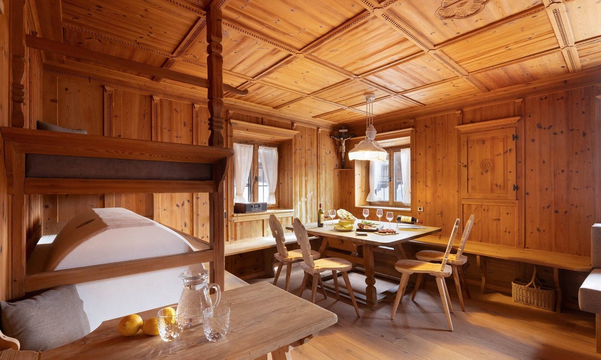 Renon Ski Chalet | Apartment 'Hofer Hitt 1' with Mountain View, Private Terrace and Wi-Fi