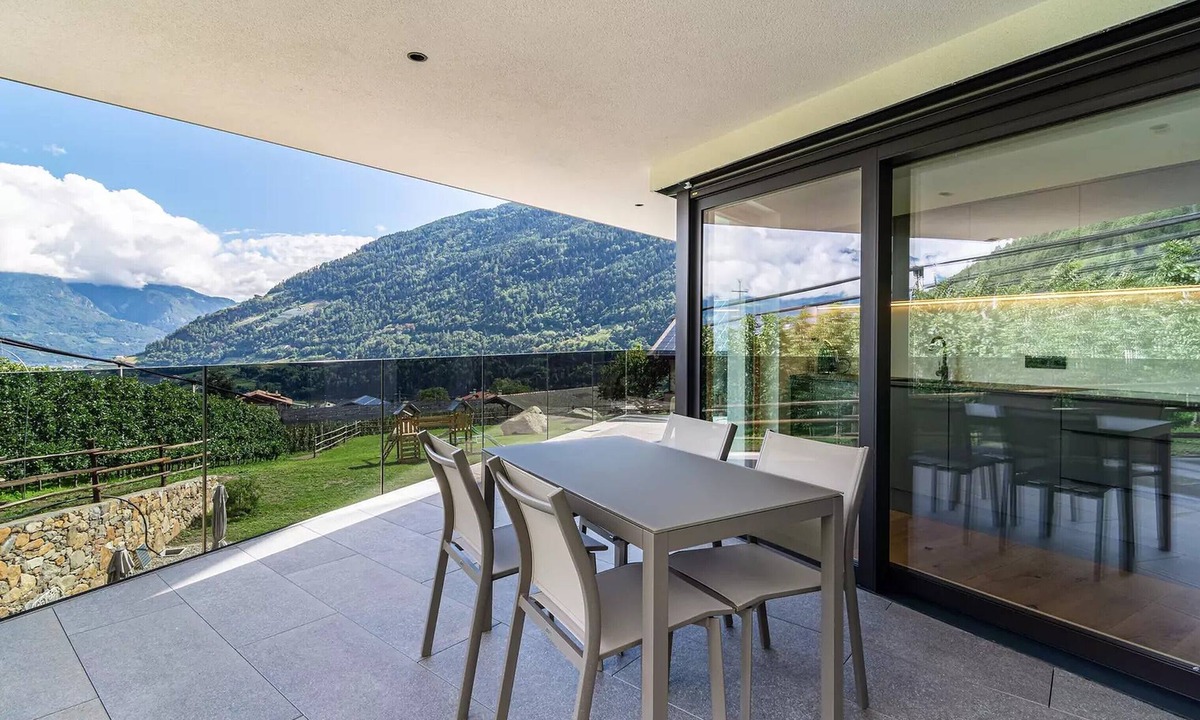 Lagundo Apartment | Apartment Hofer Hof TSCHIGAT with Mountain View, Wi-Fi & Terrace