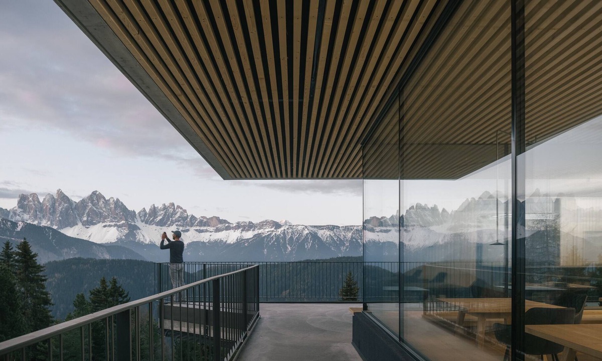 Bressanone Apartment | Apartment Hotel "Anders Mountain Suites 5" with Private Sauna, Slope Access & Wi-Fi