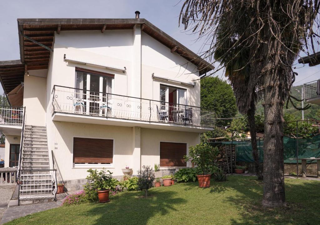 Porto Valtravaglia Apartment | Apartment Il Gallo Nero by Interhome