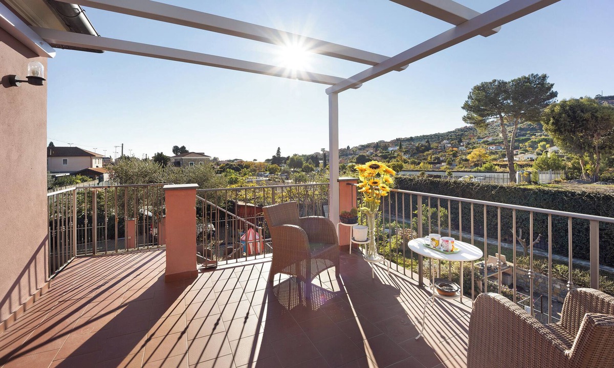 Poggi Apartment | Apartment "Il Girasole" with Seaview, Wi-Fi, A/C, Balcony, Terrace & Garden