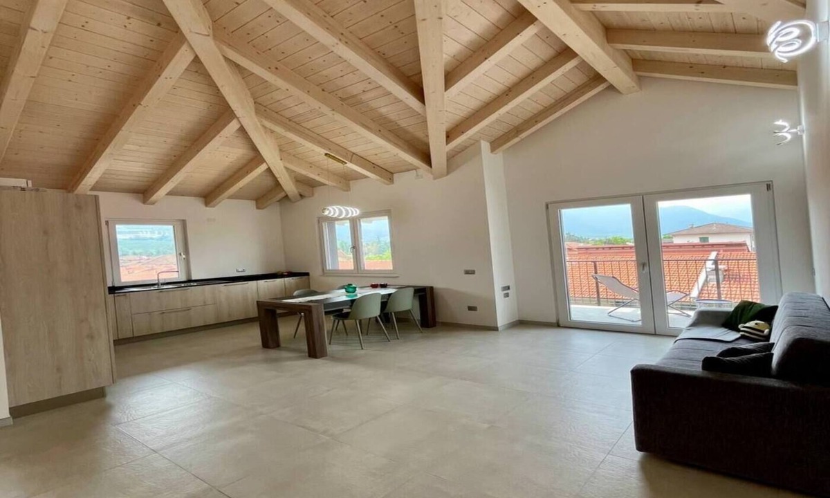 Taio Apartment | Apartment 'Il Nido Dell'Ape' with Mountain View, Private Terrace and Shared Garden