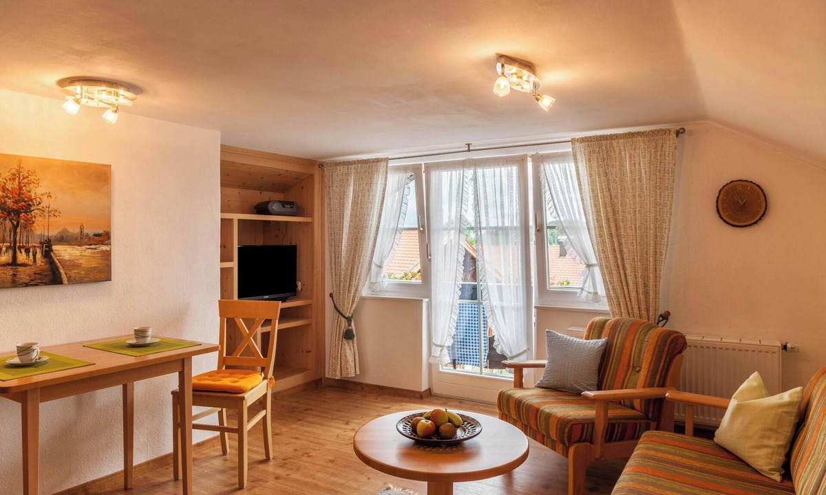 Bad Kohlgrub Apartment | Apartment in Gästehaus Lengdobler with Mountain View, Wi-Fi & Balcony