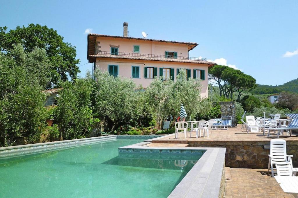 Giugnano Apartment | Apartment in Lamporecchio with heating