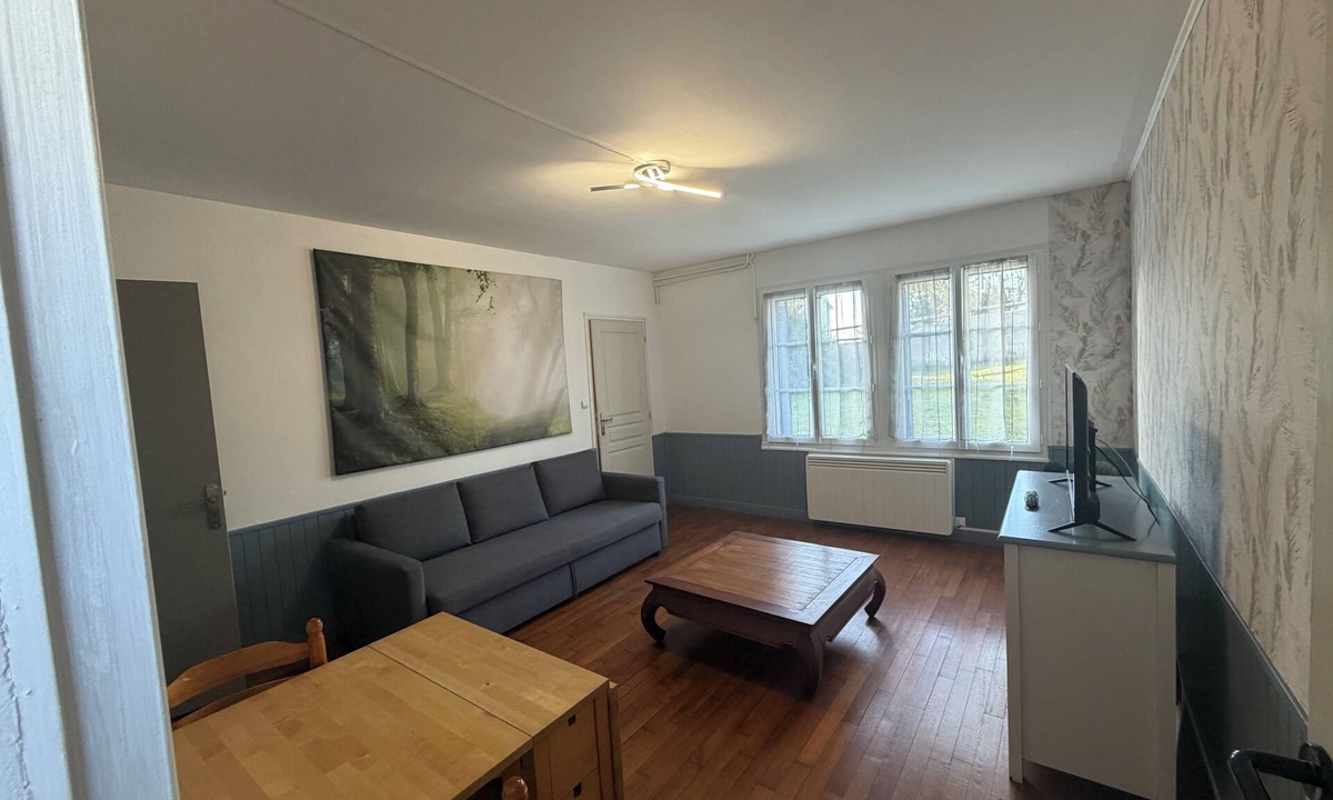 Saint-Savin Apartment | Apartment in saint savin near shops