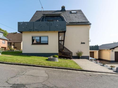 Hohn Apartment | Apartment in Westerwald with private balcony