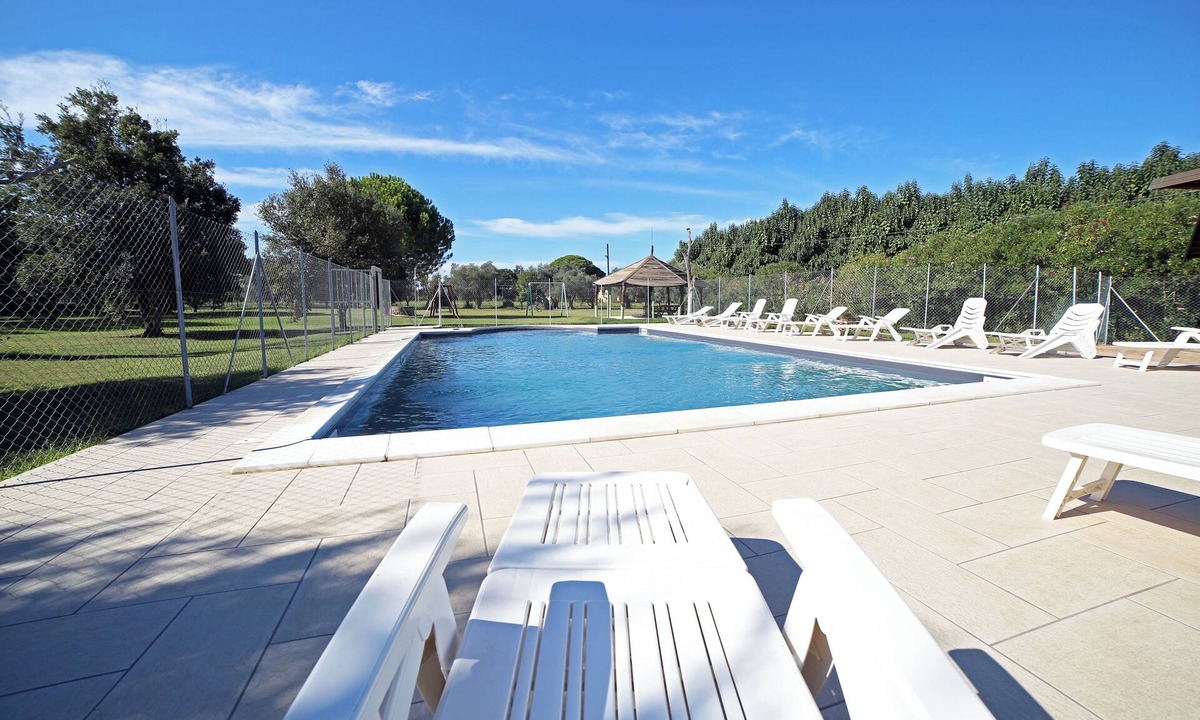 Castagneto Carducci Apartment | Apartment with pool in a family farmhouse on the Tuscan coast.