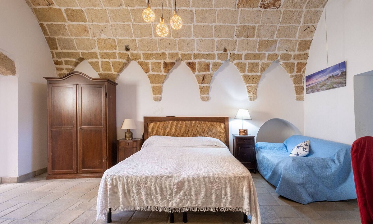 Corigliano D'Otranto Apartment | Apartment 'Panaka - Bottega Dello Speziale' with Private Terrace and Air Conditioning
