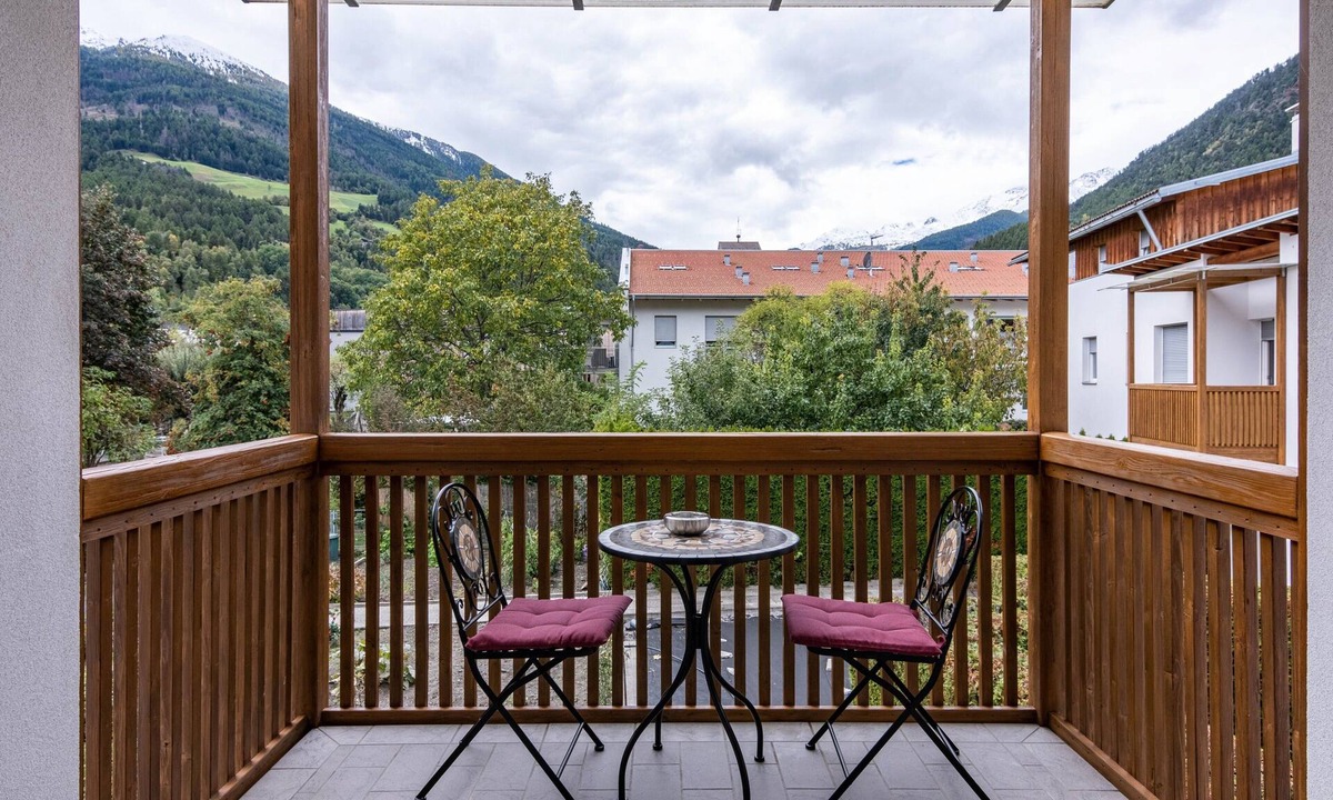Prato allo Stelvio Apartment | Apartment 'Ferienwohnung Hans' with Mountain View, Balcony and Wi-Fi