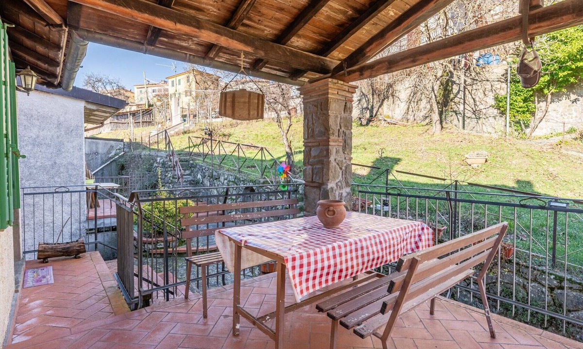 San Marcello Piteglio Apartment | Apartment 'Casa Claire' with Mountain View, Private Terrace and Private Garden