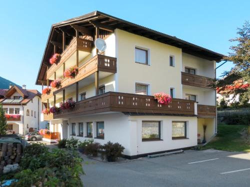 St. Valentin auf der Haide Apartment | Apartment Haupthaus Schönblick - SVH116 by Interhome