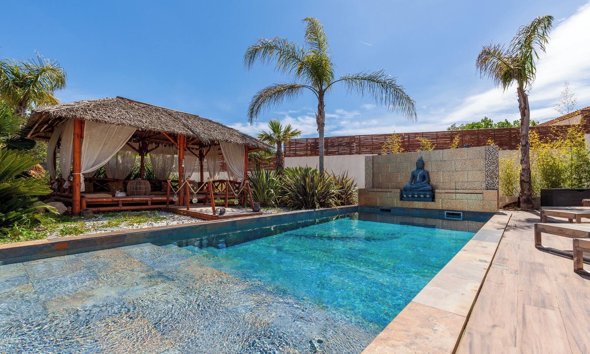 Peypin Bed & Breakfast | Apartment 'Koh Samui' with Mountain View, Wi-Fi and Air Conditioning