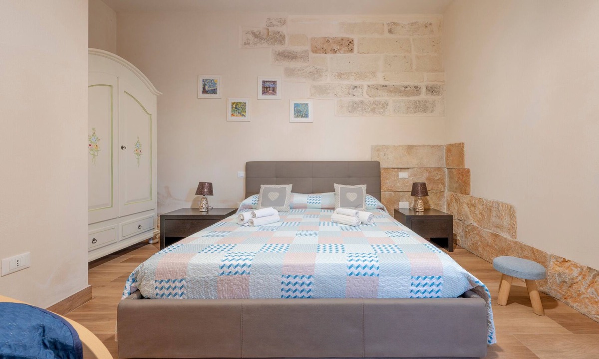 Melendugno Apartment | Apartment 'La Dimora Di Marco - Notte Stellata' with Shared Terrace, Wi-Fi & Air Conditioning