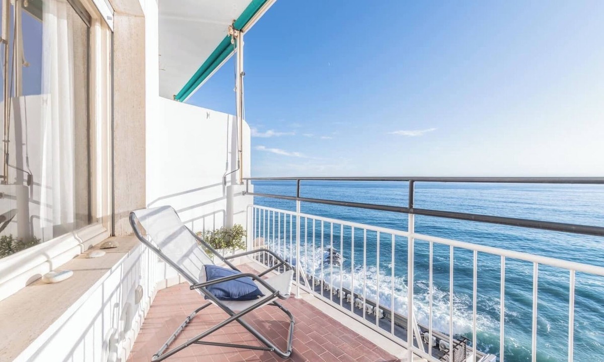 Ospedaletti Apartment | Apartment "La Finestra Sul Mare" with Sea View, Terrace, A/C & Wi-Fi