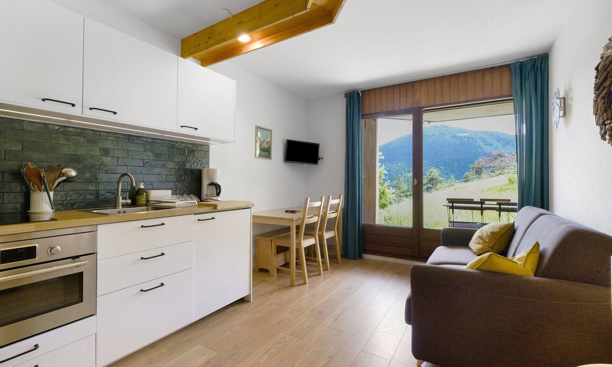 Gresse-en-Vercors Apartment | Apartment 'La Canopée - Grand Veymont View' with Mountain View and Private Terrace