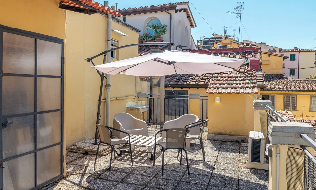 Santa Maria Novella Apartment | Apartment 'La Terrazza Suite A Firenze' with Private Terrace, Wi-Fi and Air Conditioning