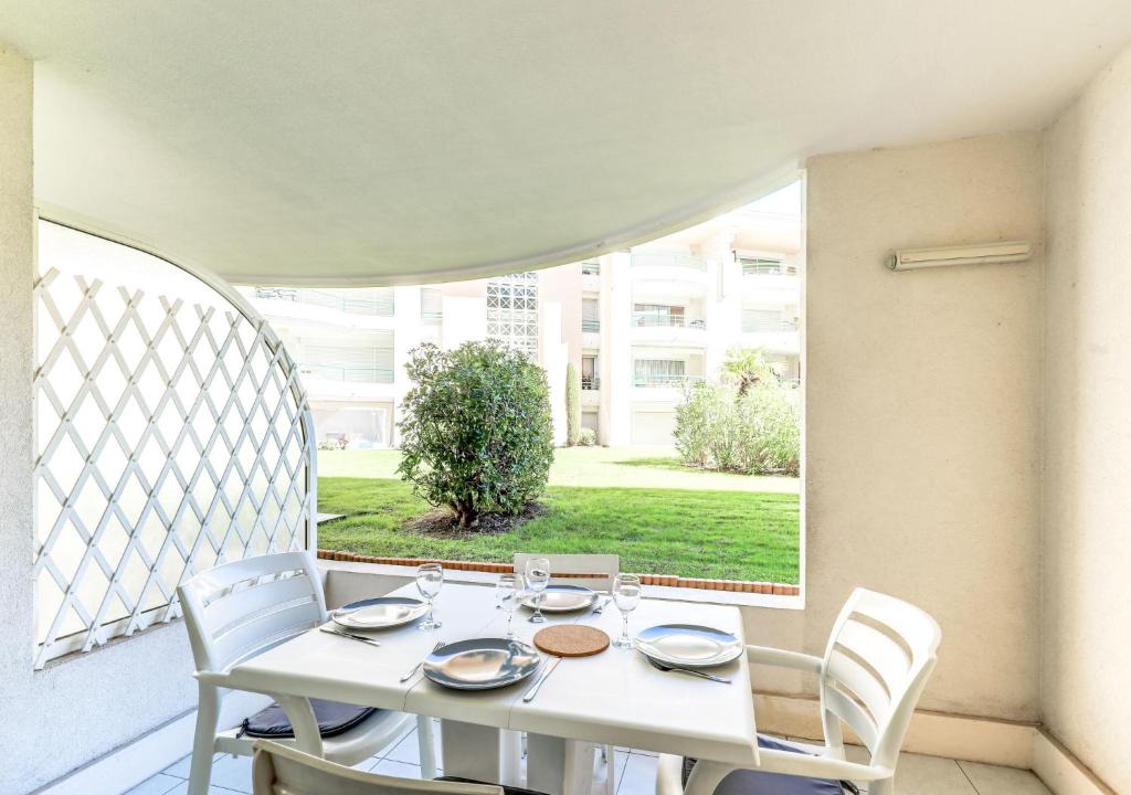Frejus Port Apartment | Apartment Le Cesarée-4 by Interhome